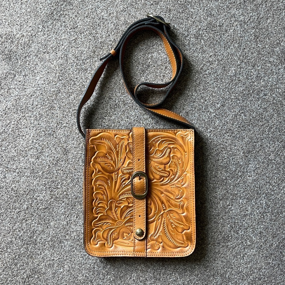 Patricia Nash Venezia Tooled Leather Tan Crossbody‎ Shoulder Pouch Bag Western